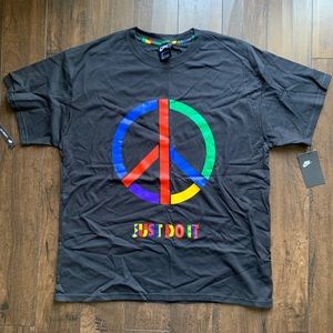 Nike Gel Playground Peace sign T shirt size L